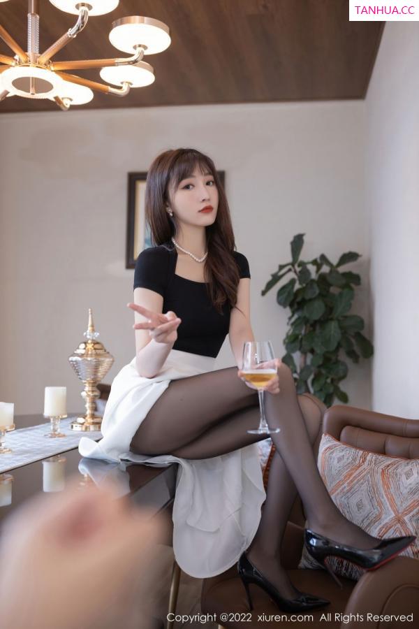 陆萱萱  [XiuRen]高清写真图 2022.06.01 No.5095 陆萱萱第12张图片